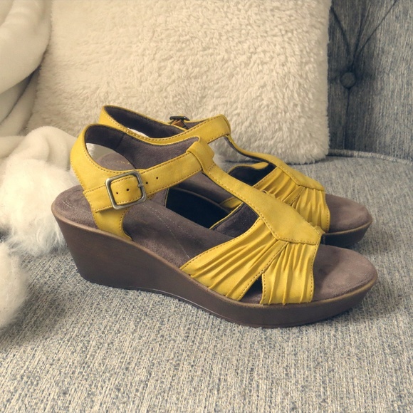 naturalizer minx sandal